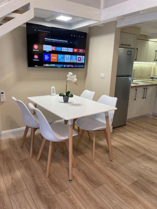 Lovely Apartment In Pogradec City With A Lake View Экстерьер фото